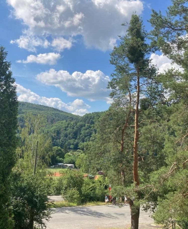 Penzion Cholin Novy Knin Exteriör bild