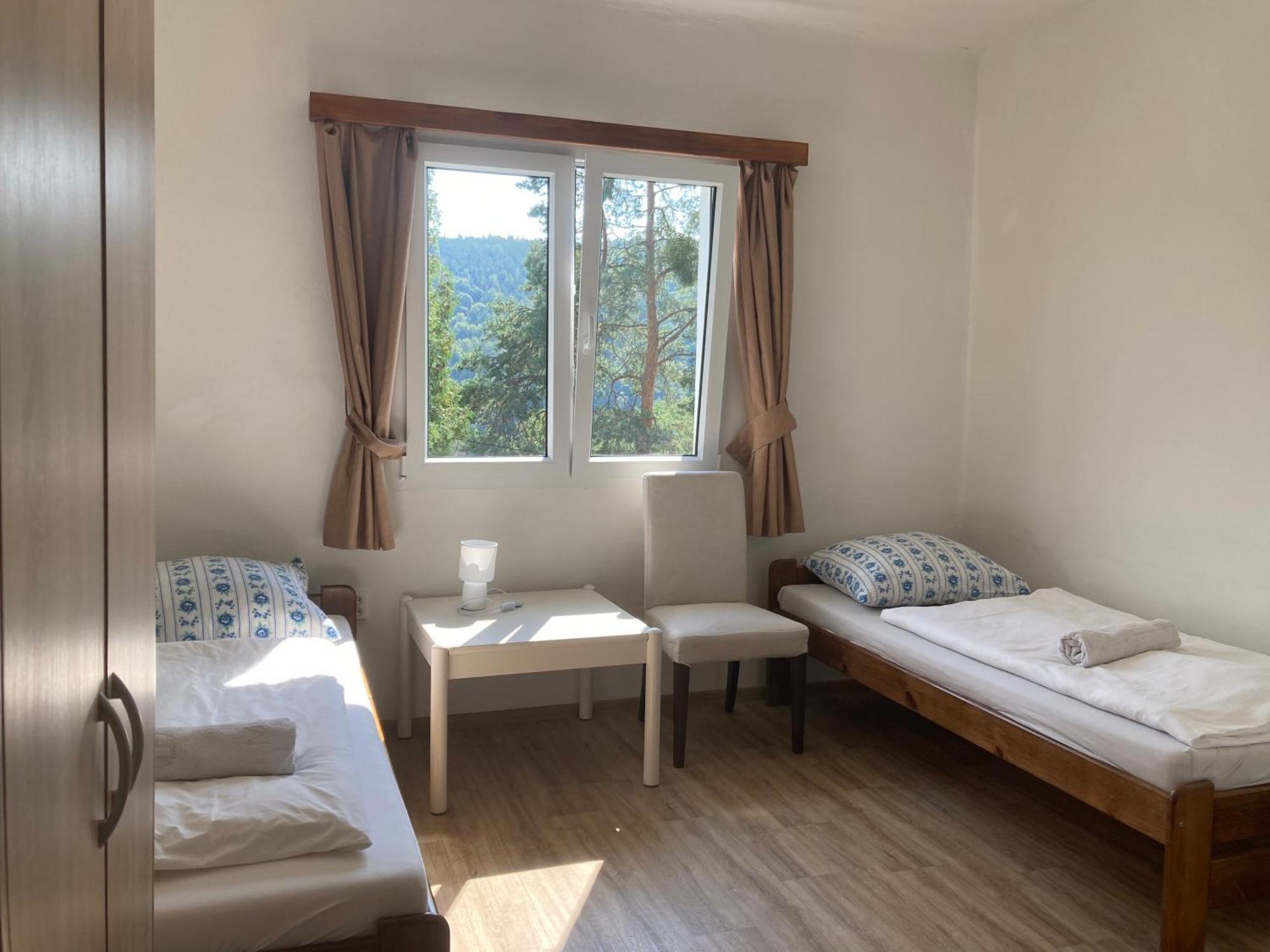 Penzion Cholin Novy Knin Exteriör bild